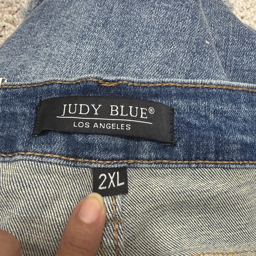 Judy Blue Distressed Blue Jean Shorts - Picture 6 of 6